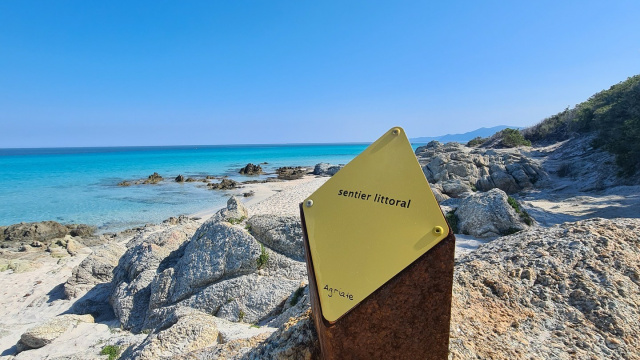 Sentier des Douaniers. A partir de la plage de la Roya